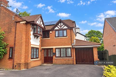 6 bedroom detached house to rent, Waterslea Drive, Bolton, BL1