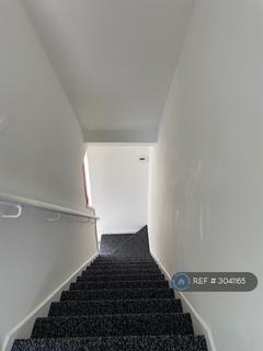 2 bedroom semi-detached house to rent, Milne Road, Hull, HU9