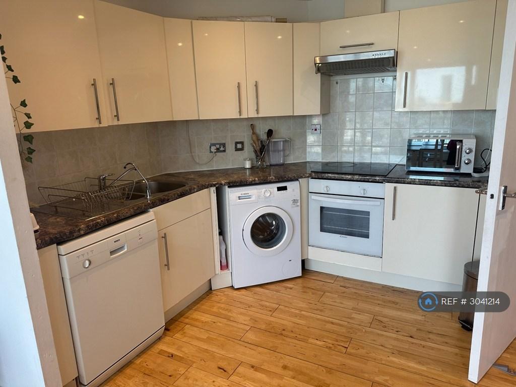 Apartment in London - View 5