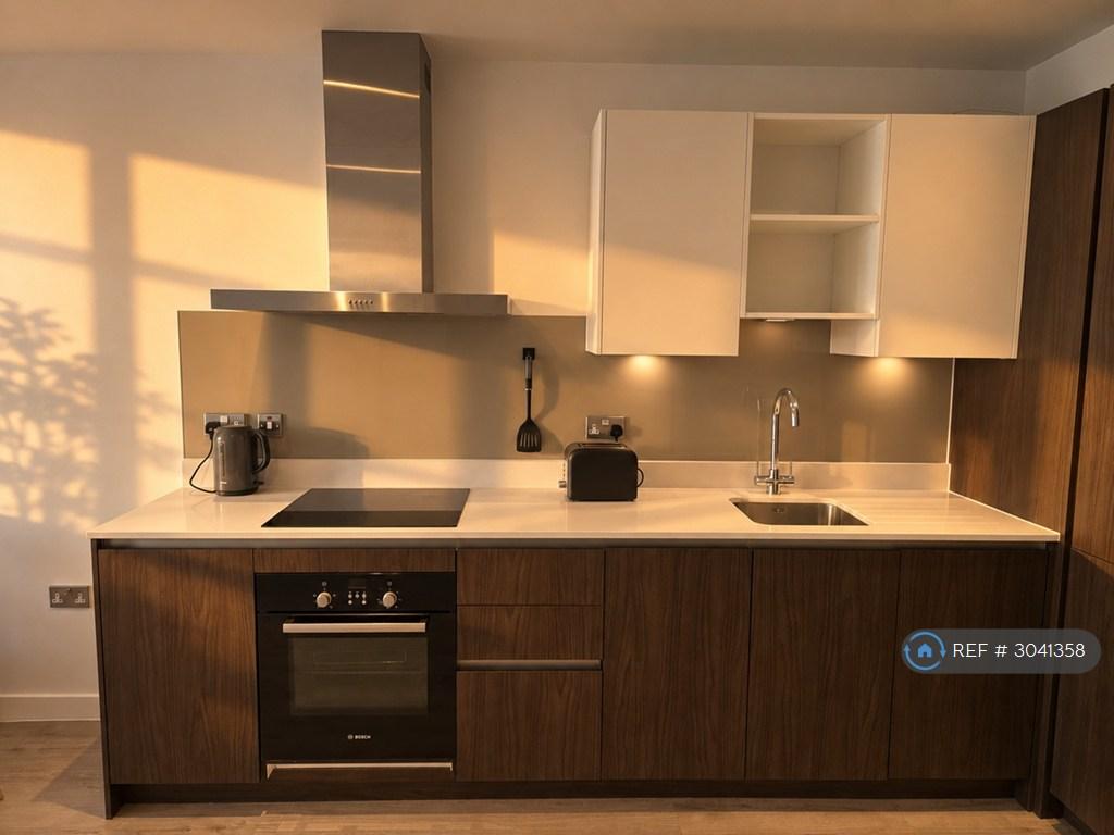 Apartment in Salford - View 3