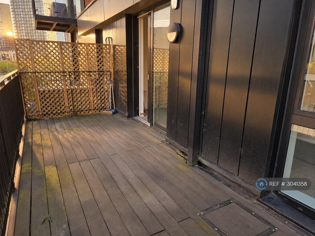 Apartment in Salford - More