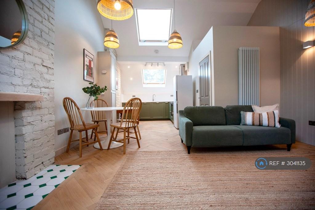 Apartment in Manchester, Greater Manchester - View 3
