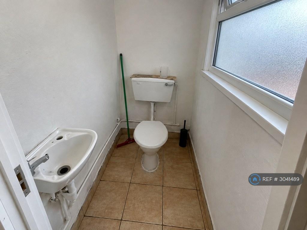 House in London - View 2