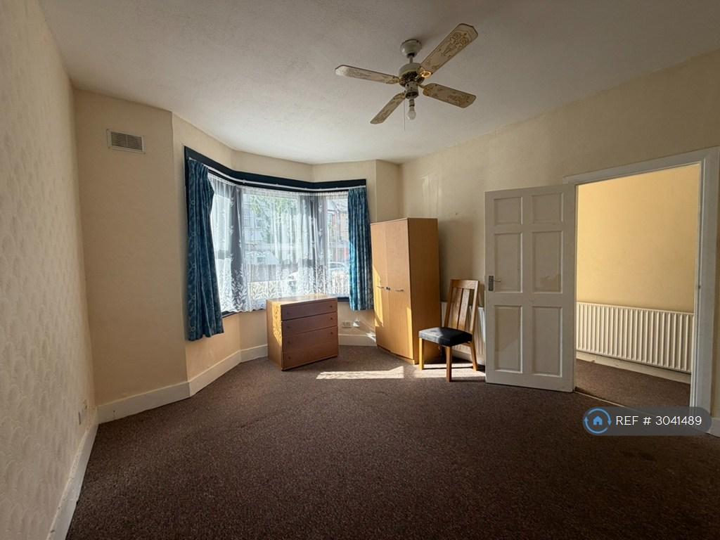 House in London - View 3