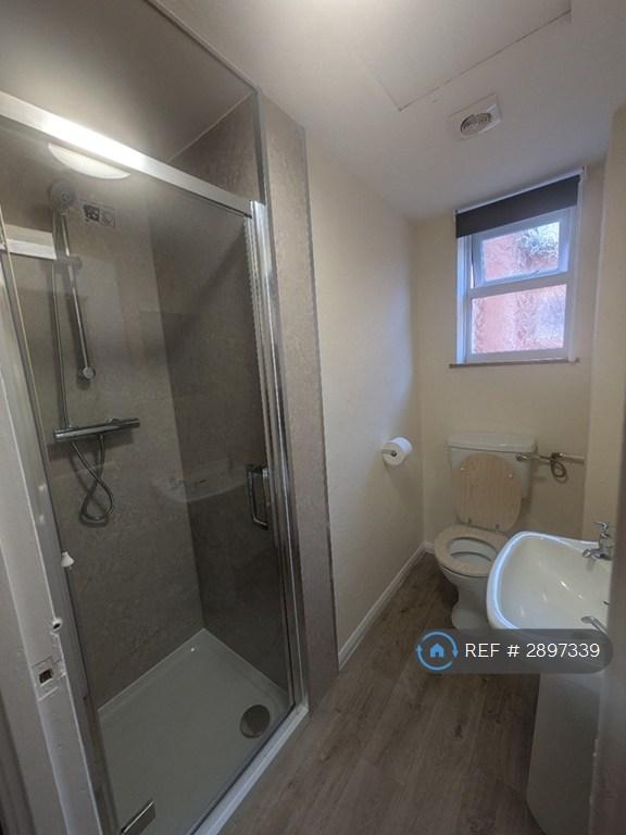 Apartment in Leicester, Aylestone Park - View 3