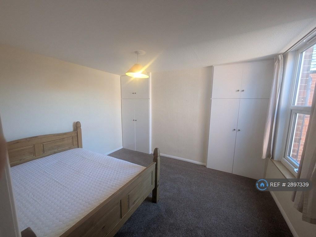 Apartment in Leicester, Aylestone Park - View 4