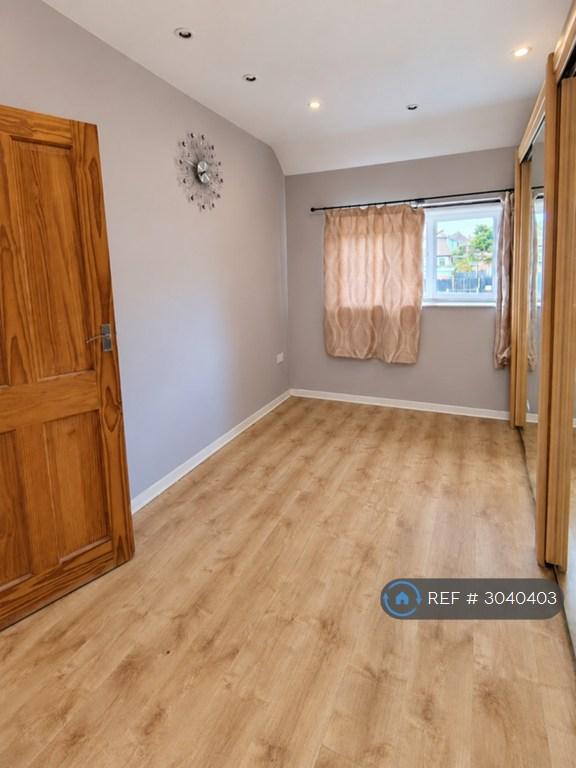 House in London - View 2