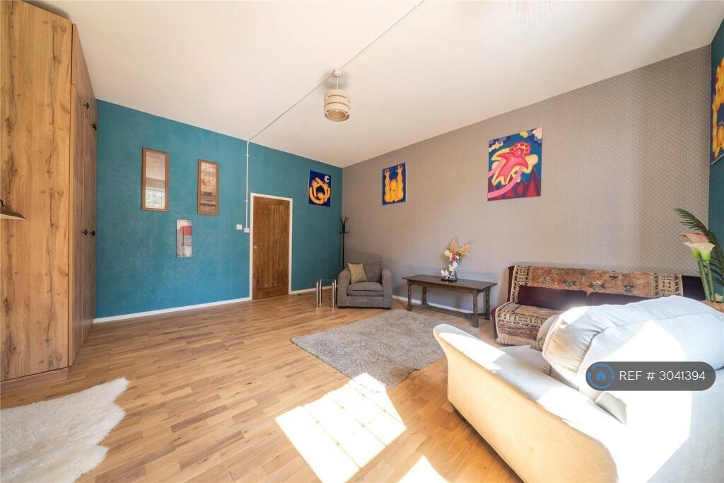 Apartment in Bromley - View 4