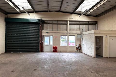 Property to rent, Saltbrook Rd Halesowen B63 2QU