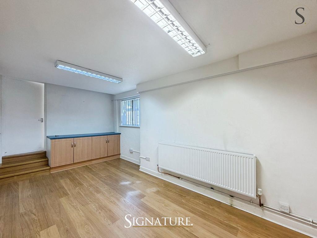 House in Oadby and Wigston, Oadby - More