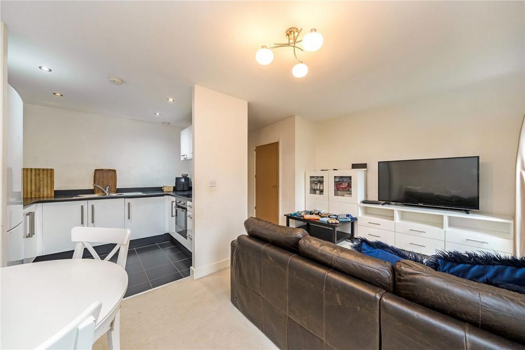 Apartment in Charlton - View 2