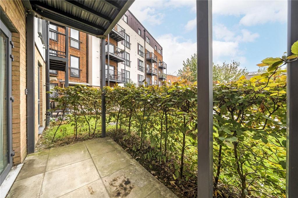 Apartment in Charlton - More