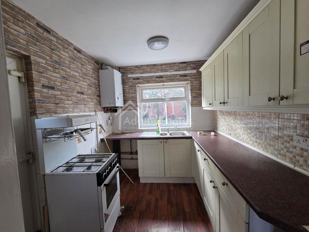 House in Batley - View 3