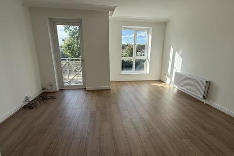 4 bedroom townhouse to rent, Thorneycroft Drive, Enfield, EN3
