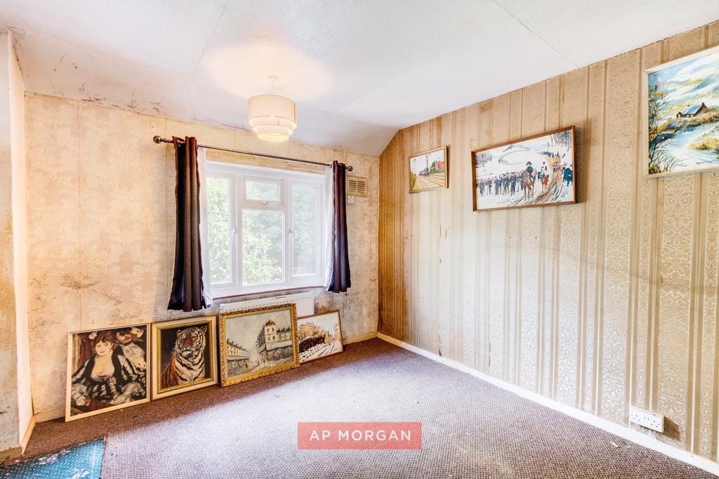 House in Birmingham, West Midlands - More