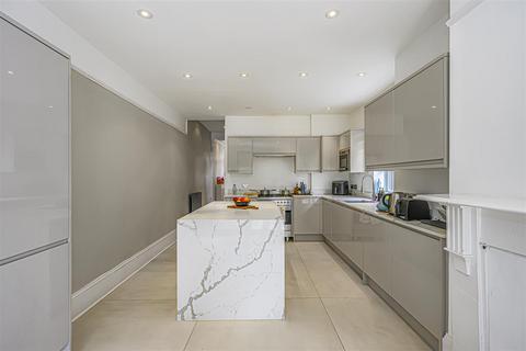 undefined, Wynndale Road, London