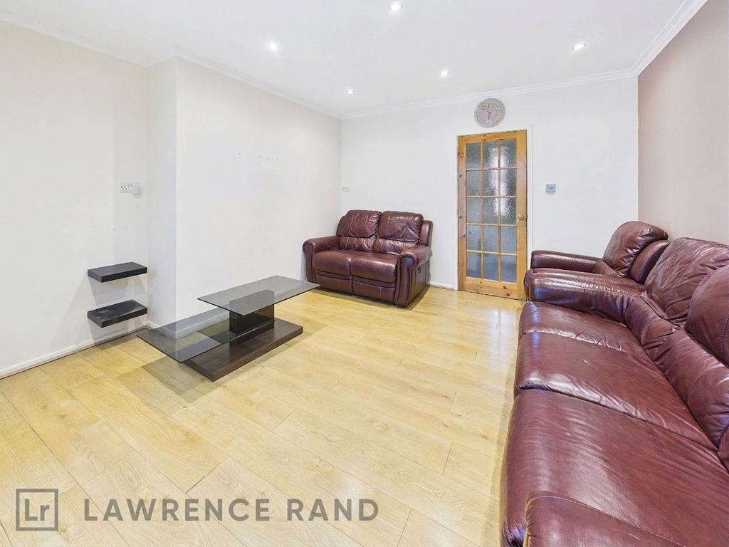 House in Uxbridge - View 2