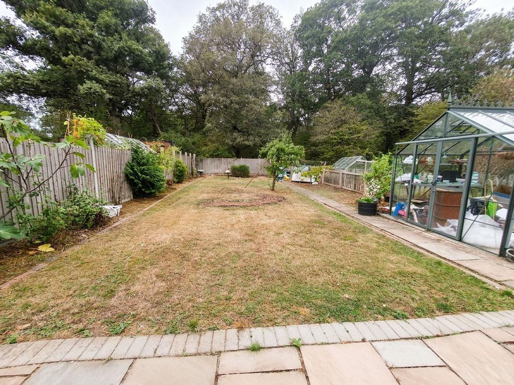 House in Uxbridge - View 5