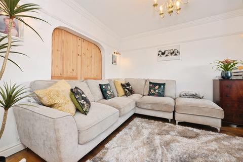 3 bedroom terraced house for sale, Murchison Road, HODDESDON