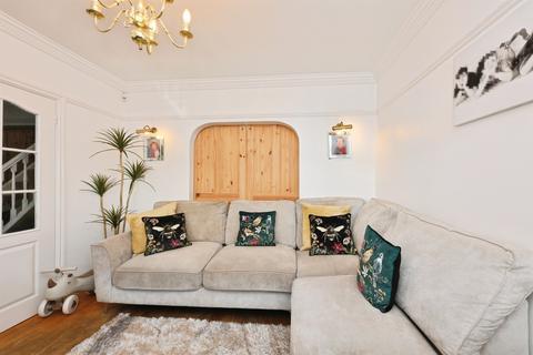 3 bedroom terraced house for sale, Murchison Road, HODDESDON