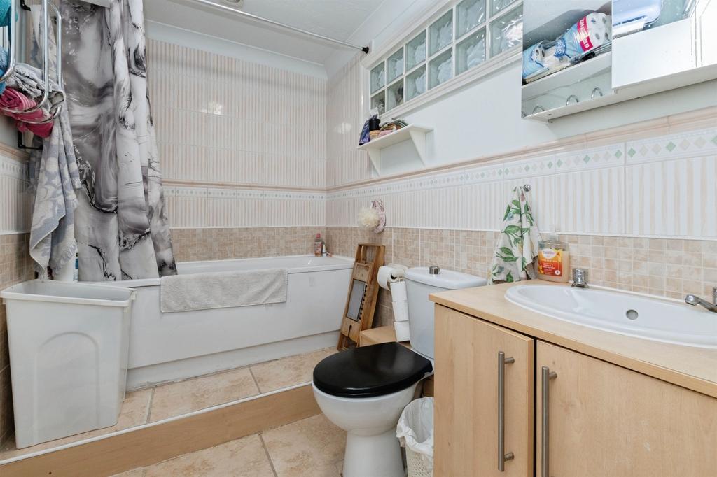 Apartment in BOURNEMOUTH - View 3