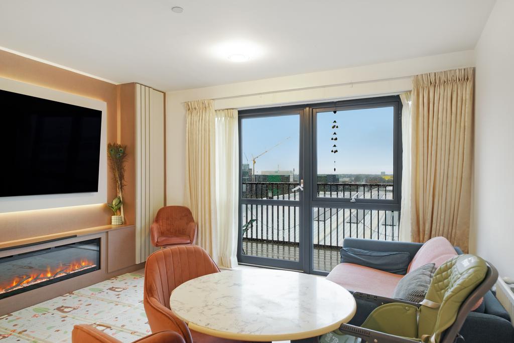Apartment in Hayes - View 3