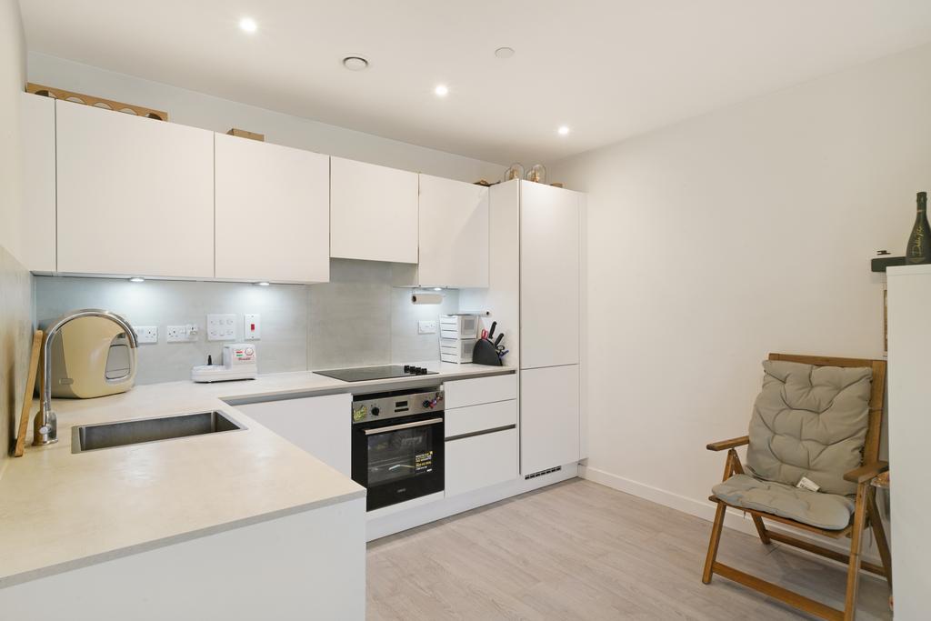 Apartment in Hayes - View 5