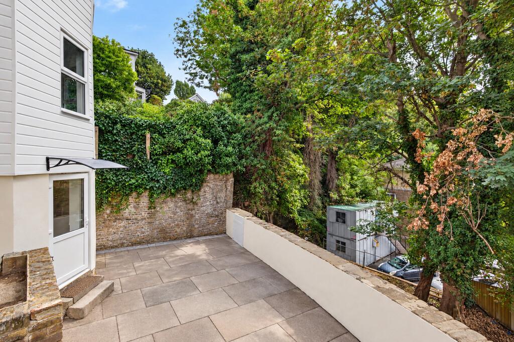 Apartment in London - View 4