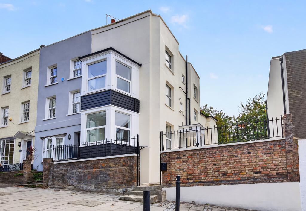 Apartment in London - View 5