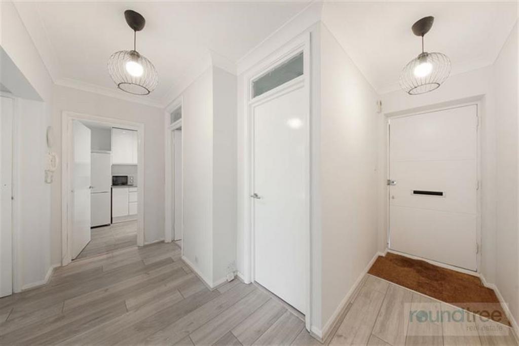 Apartment in Finchley - View 2