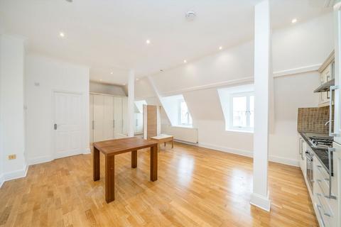 Studio to rent, Borough Road, Isleworth TW7