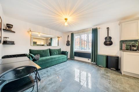 2 bedroom flat for sale, Albion Street, London, SE16