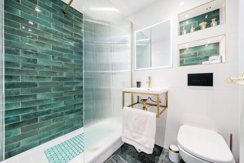 2 bedroom flat for sale, Albion Street, London, SE16