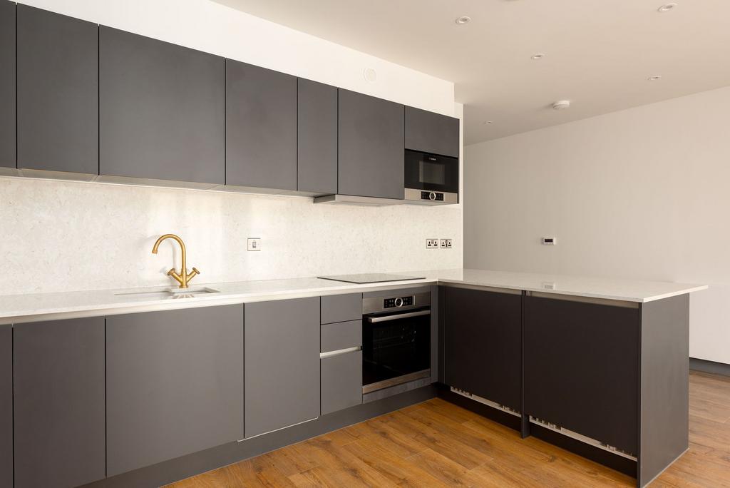 Apartment in Tottenham Hale - View 2