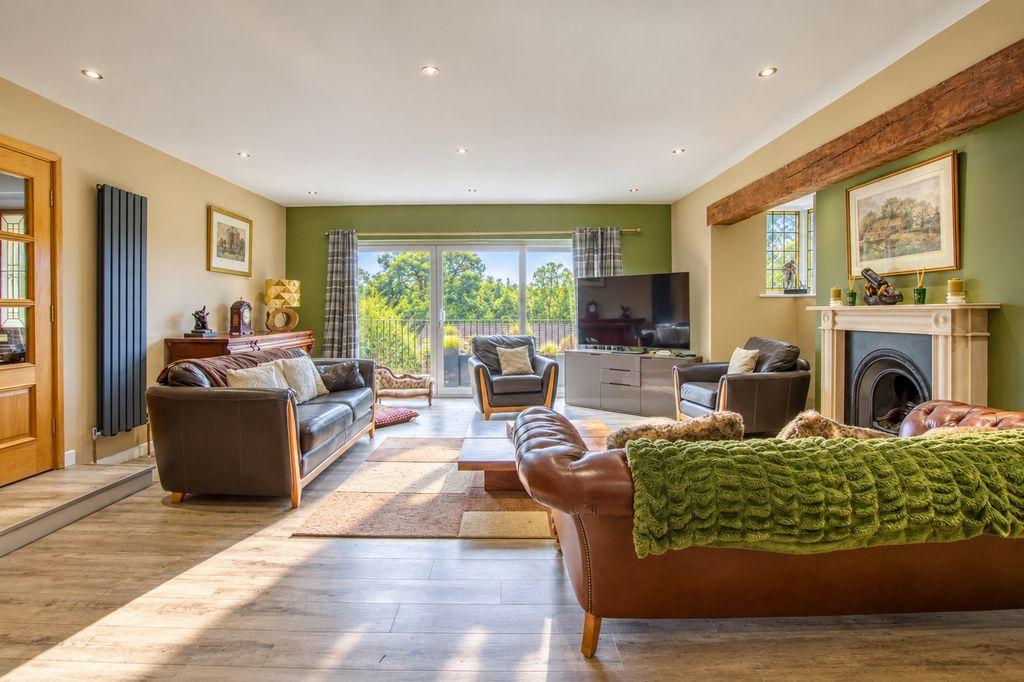 House in Birmingham, Sutton Coldfield - View 3