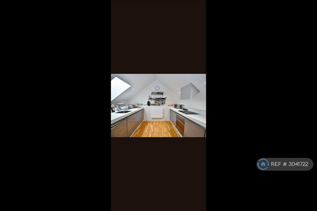 House in Salford - View 2
