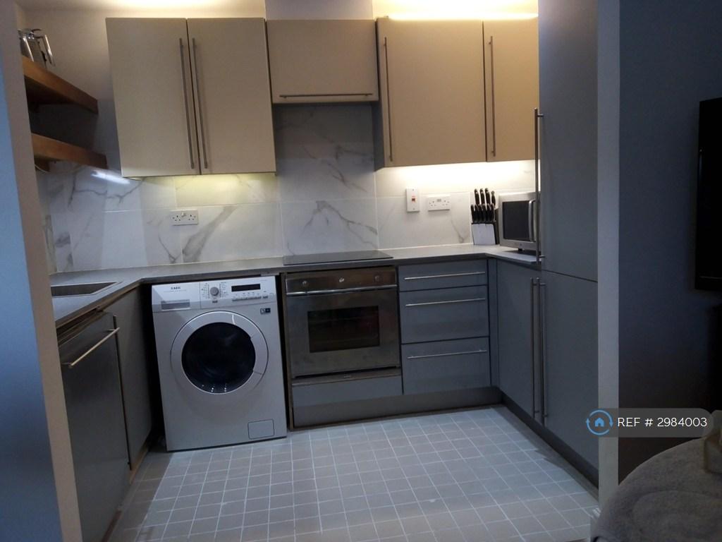 Apartment in London - View 2