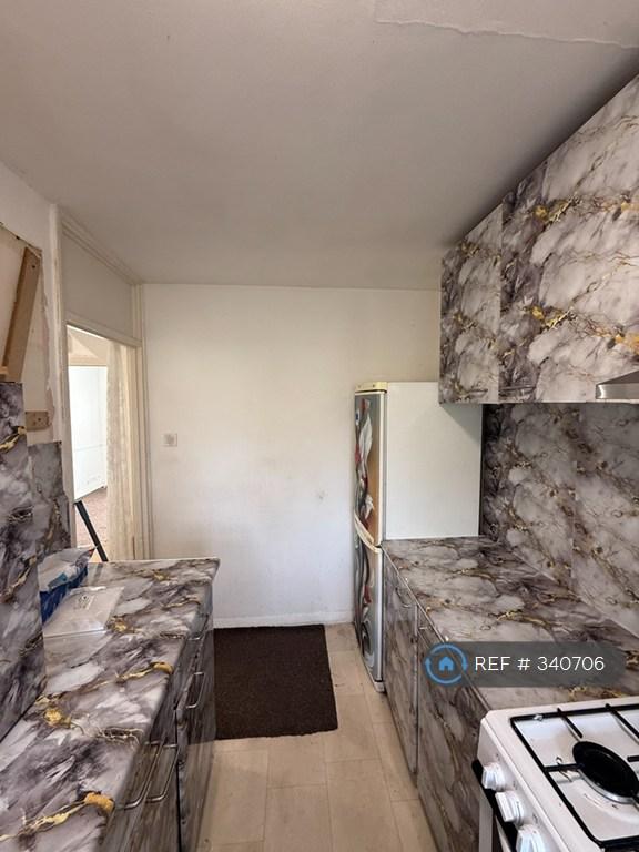 Apartment in Hayes - View 2