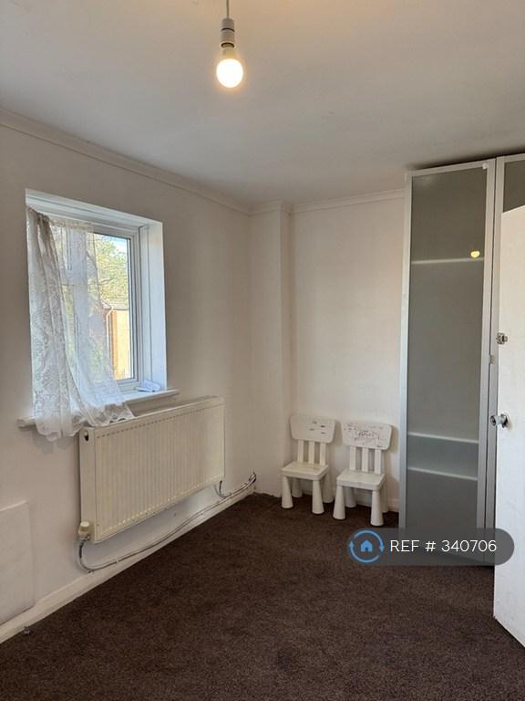 Apartment in Hayes - View 4
