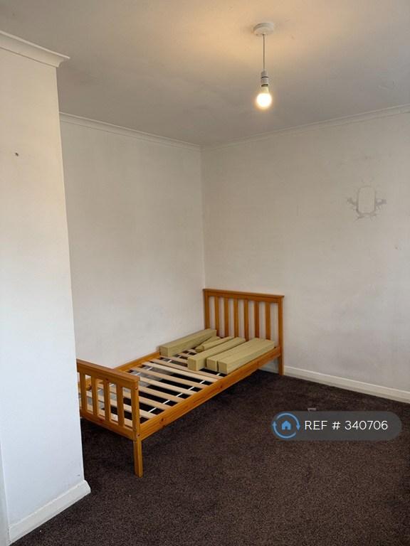 Apartment in Hayes - More