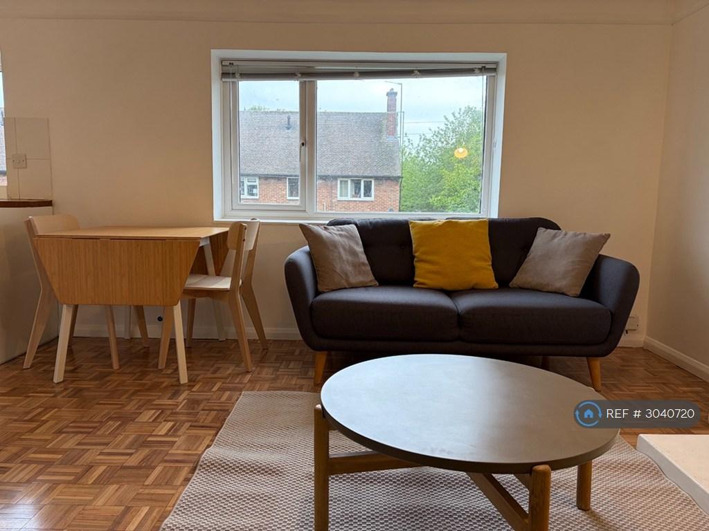 Apartment in Cambridge - View 2