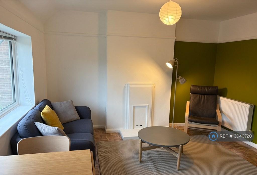 Apartment in Cambridge - View 3