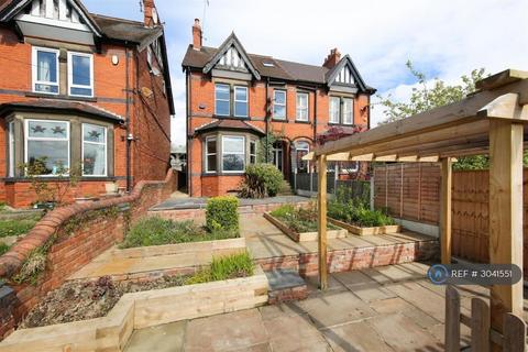 5 bedroom semi-detached house to rent, Ashgate Road, Chesterfield, S40