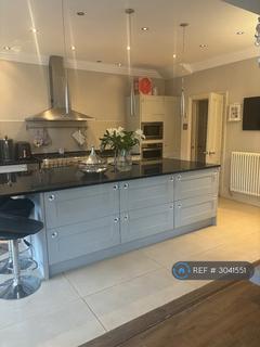 5 bedroom semi-detached house to rent, Ashgate Road, Chesterfield, S40