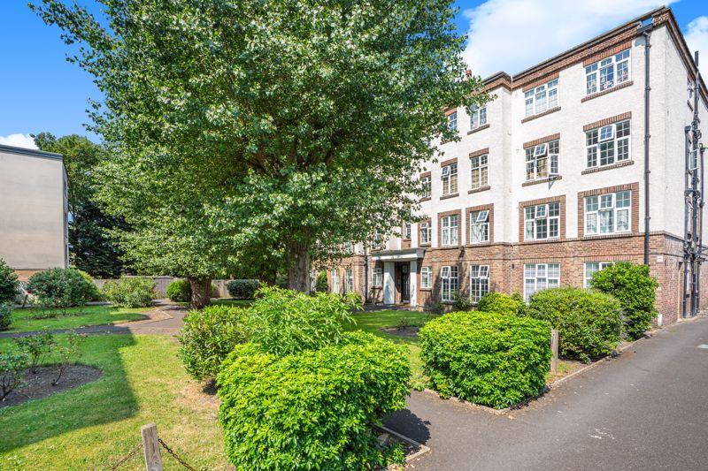 Apartment in Croydon - View 2
