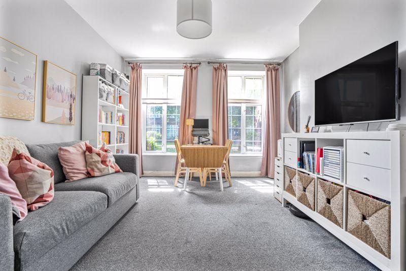 Apartment in Croydon - View 4