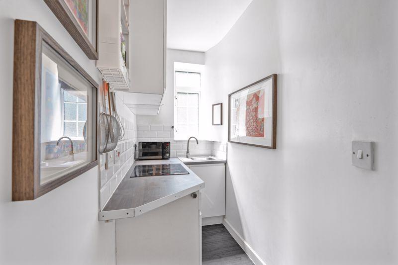 Apartment in Croydon - View 5
