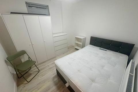 3 bedroom flat to rent, Miskin Street, Cardiff, CF24