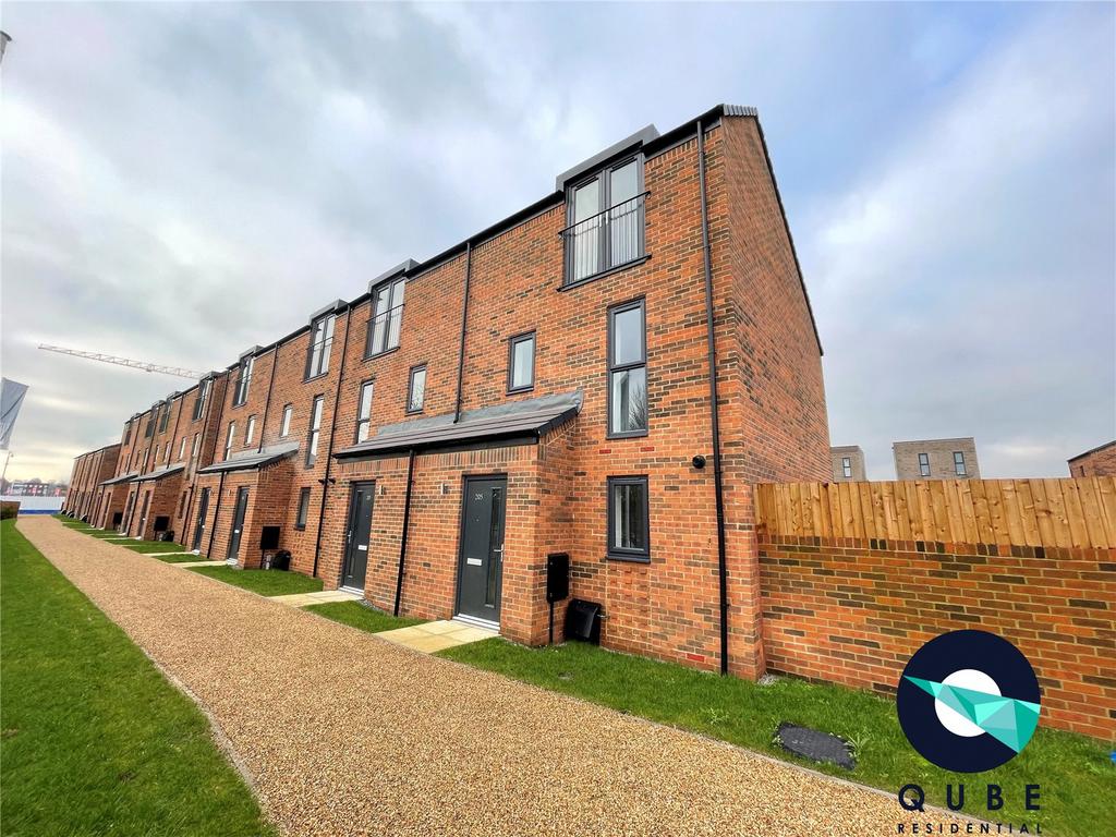House in Salford - View 2