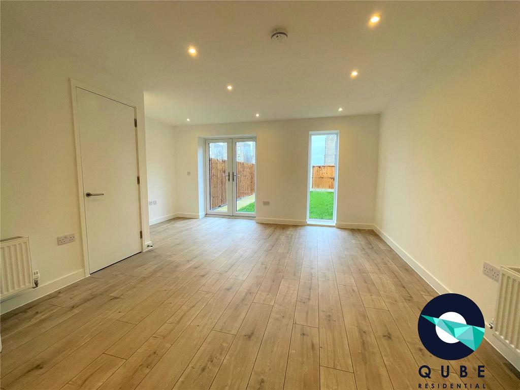 House in Salford - View 3
